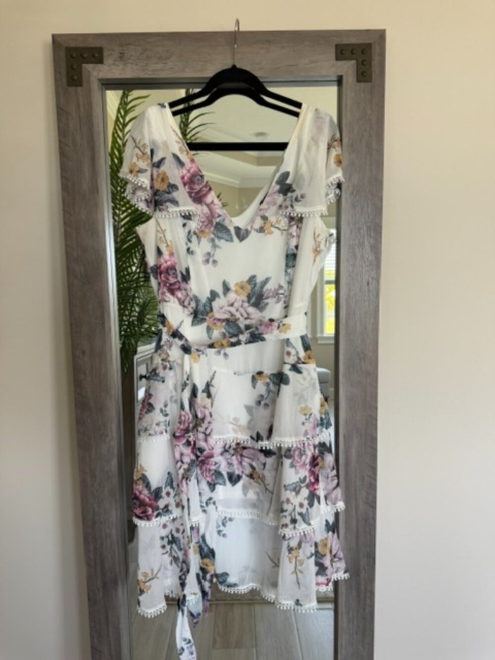 City Chic Summer Love Ruffle Dress Size M (18) EUC White Floral Feminine - Picture 5 of 15